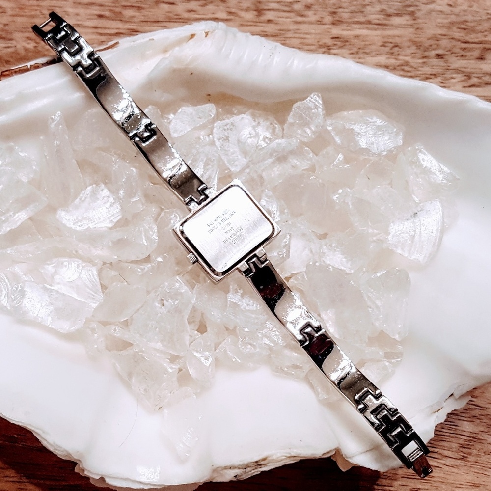 Modern lines Anne Klein Watch 💕 - Picture 3 of 8